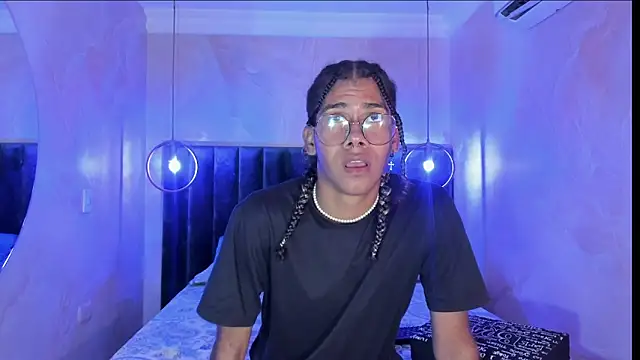 Maxim-Walker online show from November 2025 03:10:01 AM