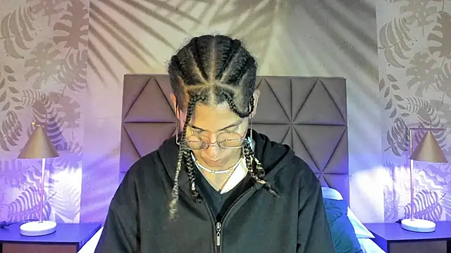 Maxim-Walker online show from November 2025 02:59:01 AM