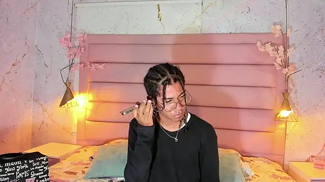 Maxim-Walker online show from October 2025 03:05:01 AM