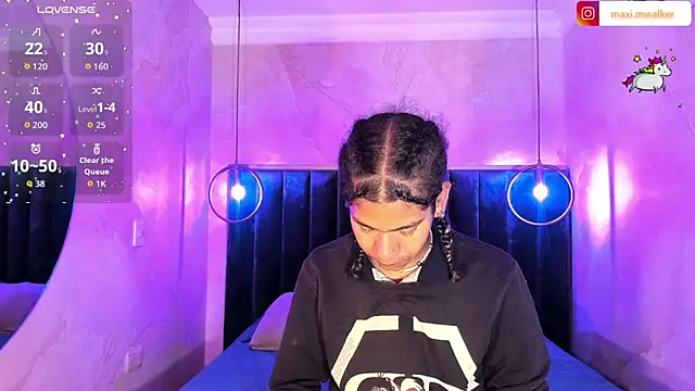 Maxim-Walker online show from October 2025 03:17:02 AM