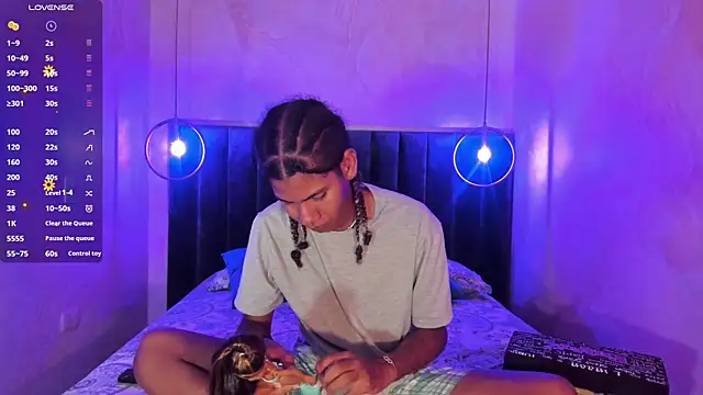 Maxim-Walker online show from November 2025 03:32:01 AM