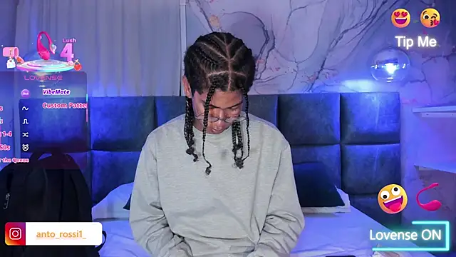 Maxim-Walker online show from December 2025 03:27:01 AM