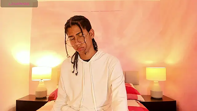 Maxim-Walker online show from November 2025 03:10:01 AM