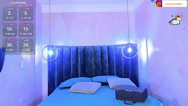 Maxim-Walker online show from October 2025 03:05:01 AM