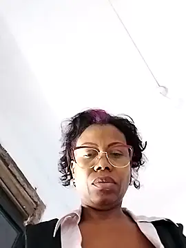 littlebrunett online show from March 2026 01:47:01 PM