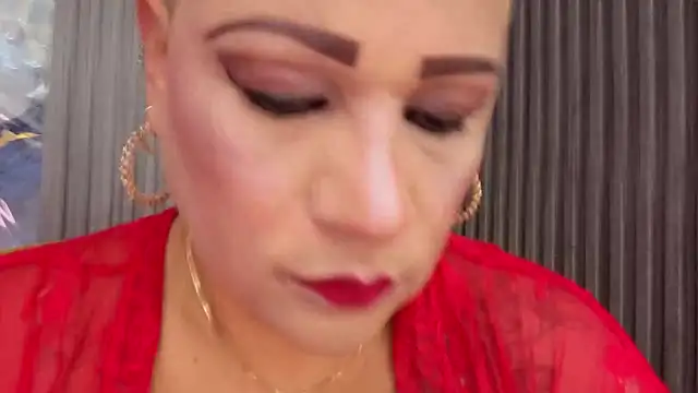 GianellaCox  online show from May 2026 12:09:01 PM