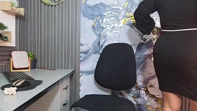 GianellaCox  online show from February 2026 12:43:02 PM