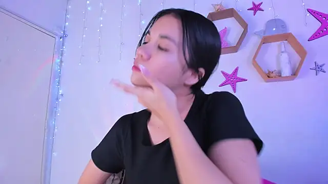 Emiily Parkerr online show from November 2025 03:00:02 AM