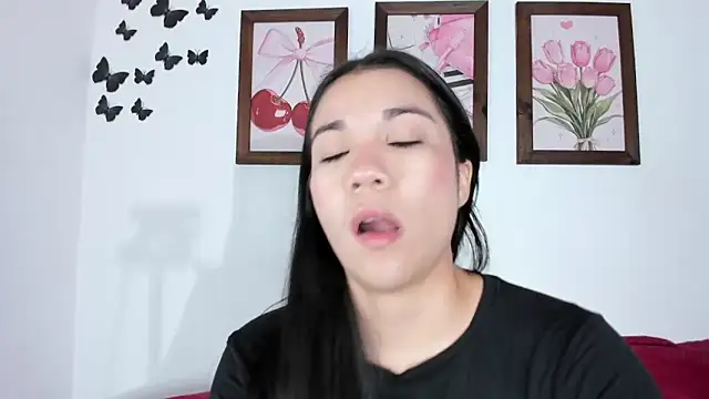 Emiily Parkerr online show from April 2026 11:17:02 PM