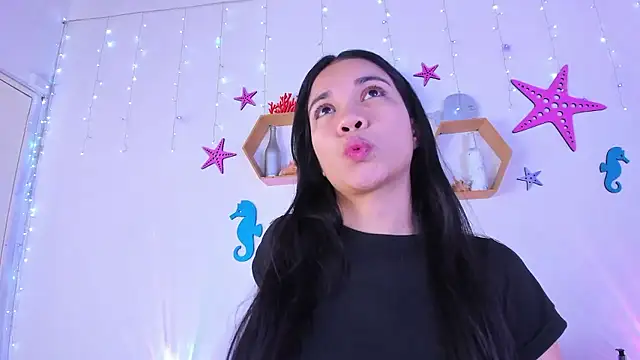 Emiily Parkerr online show from December 2025 02:56:01 AM