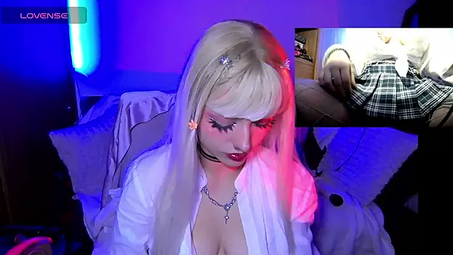 HollyDominic online show from November 2025 08:35:02 PM