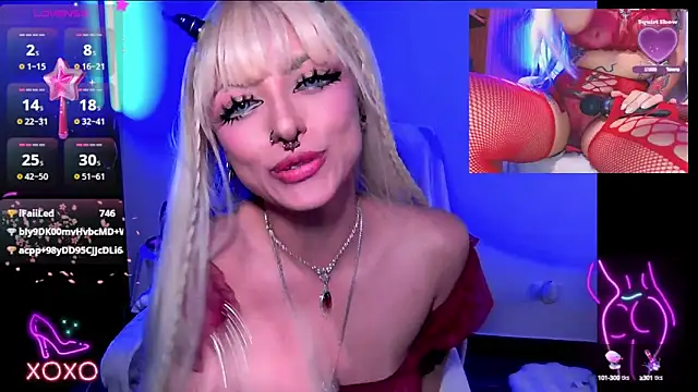 Snapshot of HollyDominic chatting on January 2025 02:45:02 PM HollyDominic online show from January 2025 02:45:02 PM