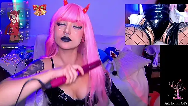 HollyDominic online show from December 2025 08:50:01 PM