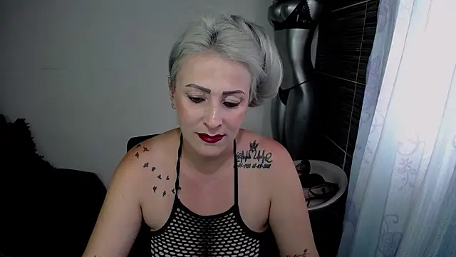 Emma Rizzoo online show from April 2026 07:32:01 PM