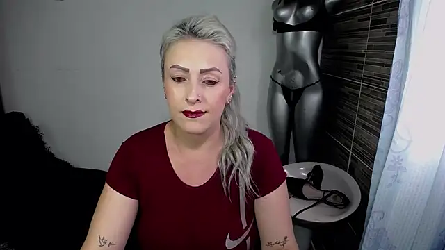 Emma Rizzoo online show from May 2026 07:46:02 PM