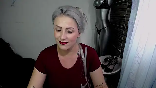 Emma Rizzoo online show from May 2026 08:12:01 PM