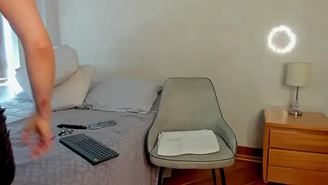 Snapshot of melisa_ferretti chatting on December 2025 06:07:01 PM melisa ferretti online show from December 2025 06:07:01 PM