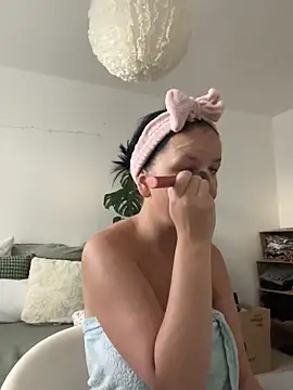 Off  Melonenmandy online show from November 2025 07:31:01 AM