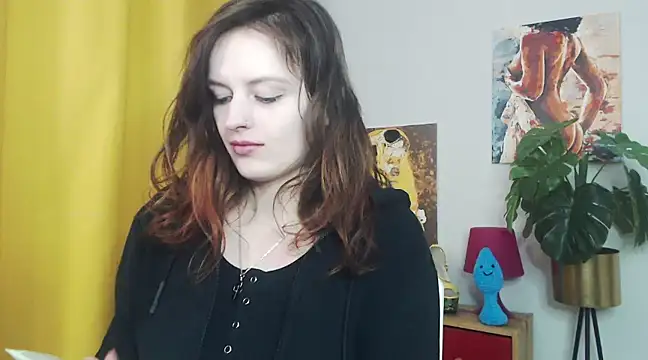 Snapshot of juicyNadine chatting on March 2025 06:18:02 AM juicyNadine online show from March 2025 06:18:02 AM