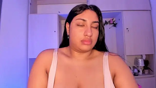 CANDYGABYY online show from April 2026 07:37:01 PM