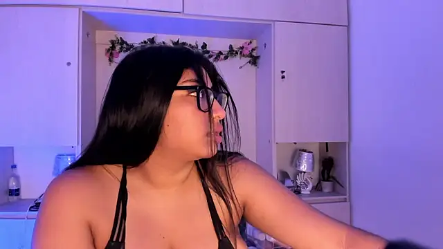 CANDYGABYY online show from May 2026 07:54:02 PM