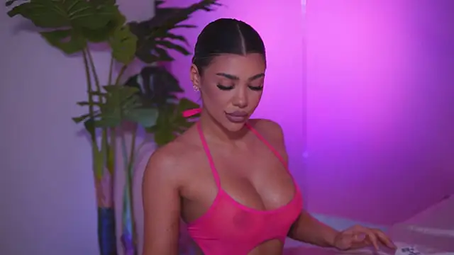 Snapshot of NatyDesiree chatting on March 2025 08:19:02 AM NatyDesiree online show from March 2025 08:19:02 AM