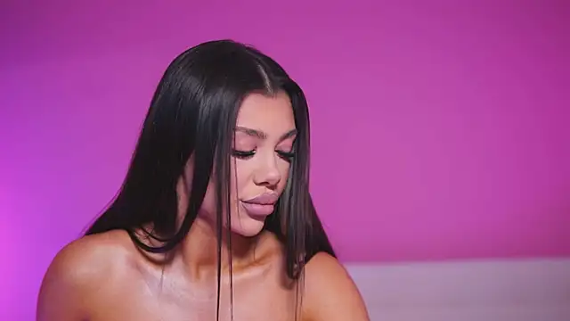 Snapshot of NatyDesiree chatting on March 2025 05:00:02 AM NatyDesiree online show from March 2025 05:00:02 AM