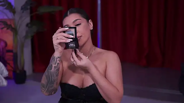 NatyDesiree online show from December 2025 07:36:05 PM