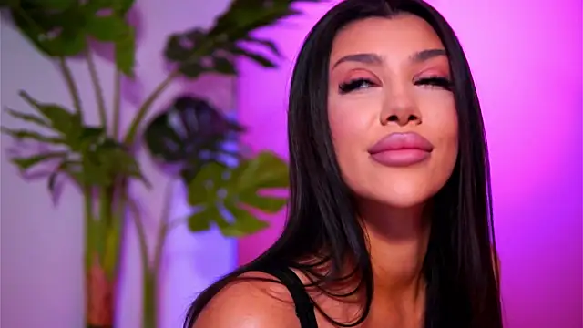 Snapshot of NatyDesiree chatting on March 2025 08:12:02 AM NatyDesiree online show from March 2025 08:12:02 AM