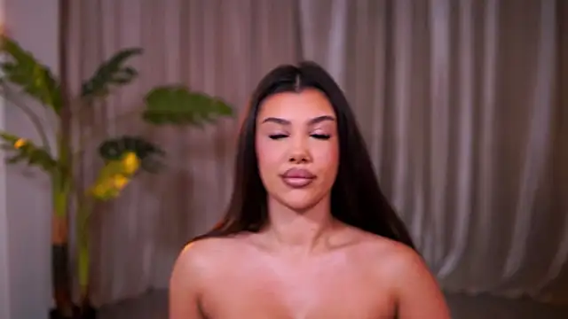 NatyDesiree online show from May 2026 06:56:02 PM