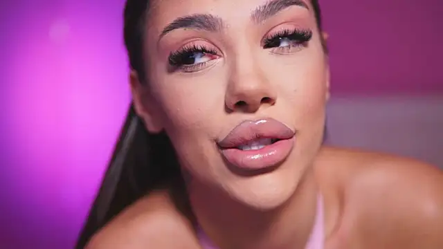 Snapshot of NatyDesiree chatting on February 2025 07:55:02 AM NatyDesiree online show from February 2025 07:55:02 AM