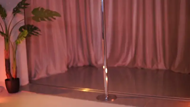 NatyDesiree online show from March 2026 07:15:01 PM