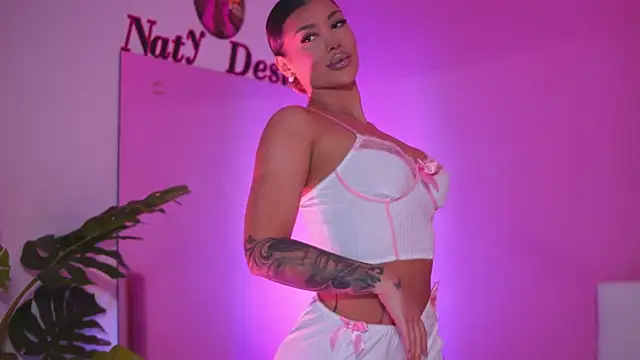 Snapshot of NatyDesiree chatting on March 2025 05:13:02 AM NatyDesiree online show from March 2025 05:13:02 AM