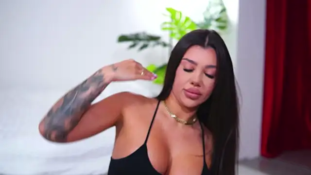 Snapshot of NatyDesiree chatting on September 2025 07:11:01 AM NatyDesiree online show from September 2025 07:11:01 AM