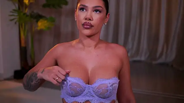 NatyDesiree online show from May 2026 07:09:01 PM