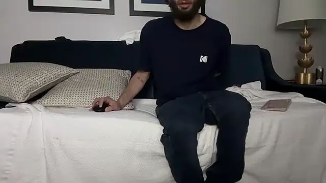 Snapshot of pantslesstraveler_plt chatting on October 2025 08:46:03 AM pantslesstraveler plt online show from October 2025 08:46:03 AM