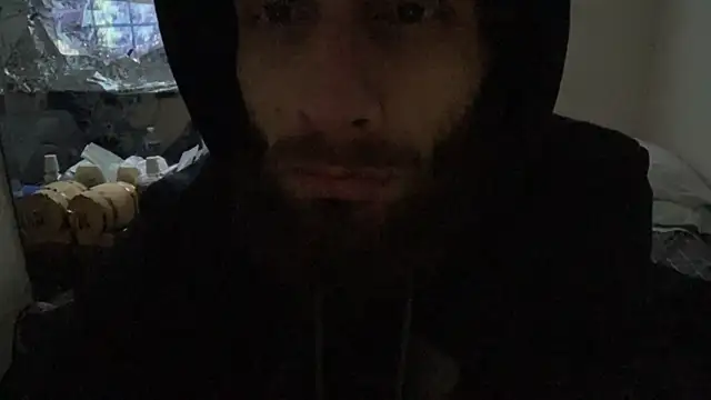 pantslesstraveler plt online show from November 2025 06:00:02 PM