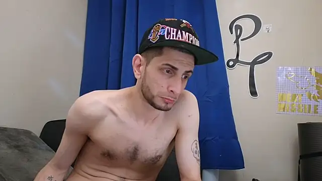 Snapshot of pantslesstraveler_plt chatting on March 2025 09:32:02 AM pantslesstraveler plt online show from March 2025 09:32:02 AM