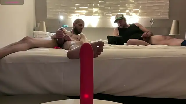 pantslesstraveler plt online show from January 2026 07:47:02 AM