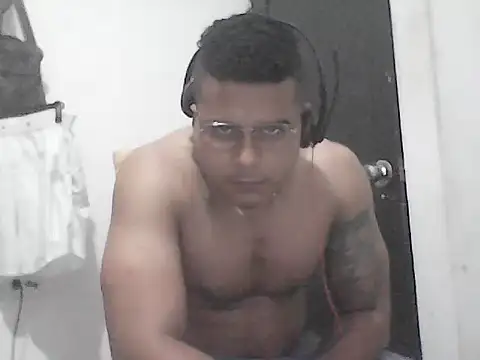 SaucyAffair0 online show from June 2026 11:37:01 PM
