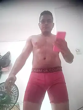 SaucyAffair0 online show from April 2026 01:36:01 PM