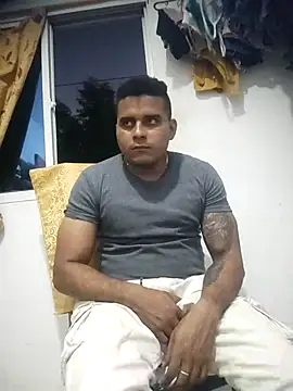 SaucyAffair0 online show from March 2026 11:32:01 PM