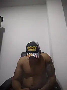 SaucyAffair0 online show from March 2025 09:37:01 PM