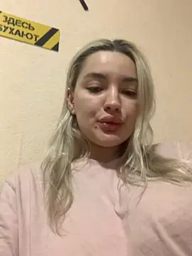 Snapshot of Sextazy chatting on February 2025 11:15:02 PM Sextazy online show from February 2025 11:15:02 PM