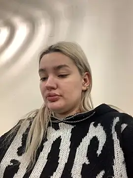 Snapshot of Sextazy chatting on February 2025 09:21:02 AM Sextazy online show from February 2025 09:21:02 AM