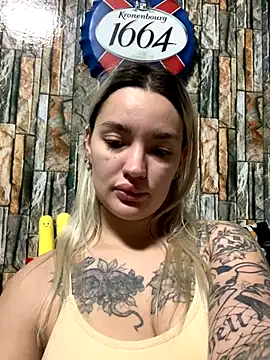 Snapshot of Sextazy chatting on October 2025 02:19:01 PM Sextazy online show from October 2025 02:19:01 PM