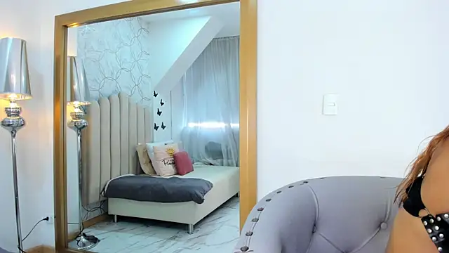 SofiaRios04 online show from October 2025 12:15:02 PM