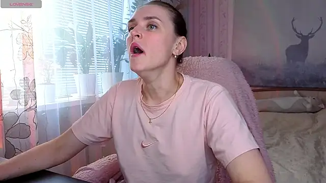 Bella  Swoon online show from June 2026 01:44:02 PM