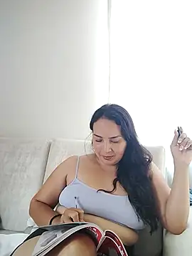 Snapshot of allison-dreams chatting on December 2024 08:15:02 PM allison-dreams online show from December 2024 08:15:02 PM