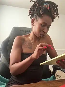 LeyaHoneybuns online show from October 2025 03:12:01 PM